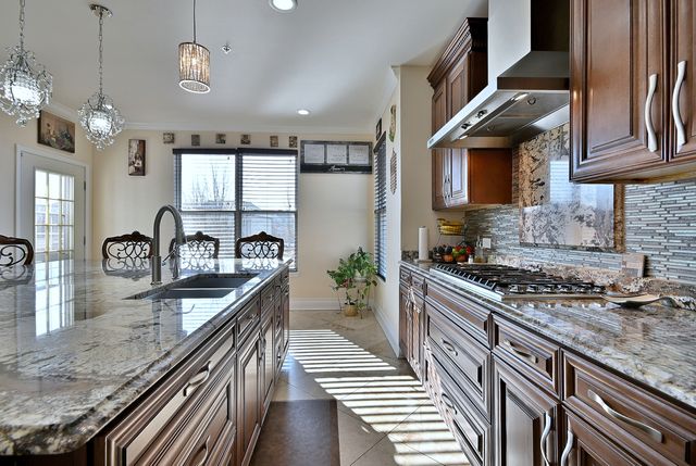 5761 PROVIDENCE Drive, Hoffman Estates, IL 60192