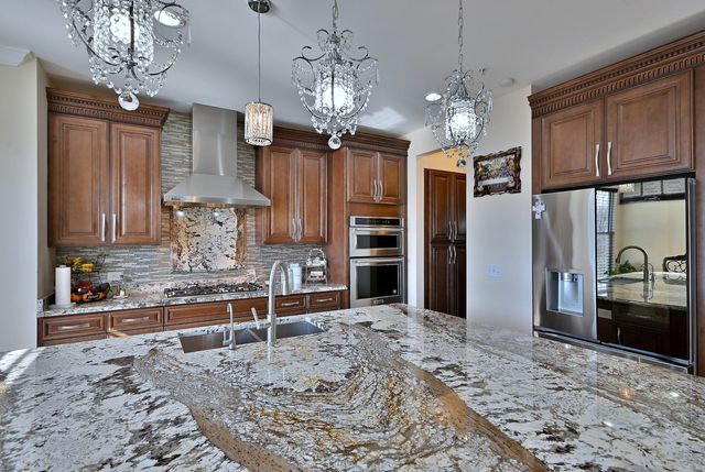 5761 PROVIDENCE Drive, Hoffman Estates, IL 60192