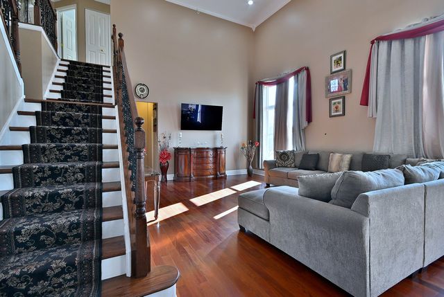 5761 PROVIDENCE Drive, Hoffman Estates, IL 60192