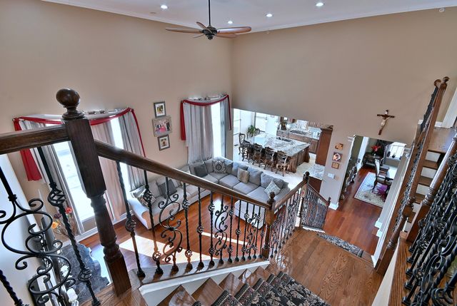 5761 PROVIDENCE Drive, Hoffman Estates, IL 60192