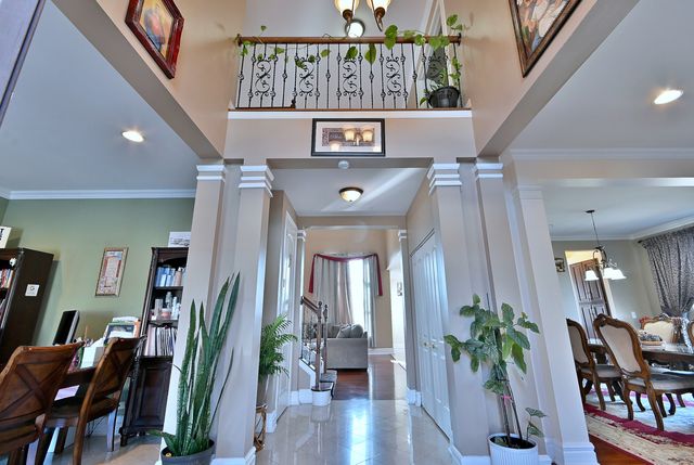 5761 PROVIDENCE Drive, Hoffman Estates, IL 60192