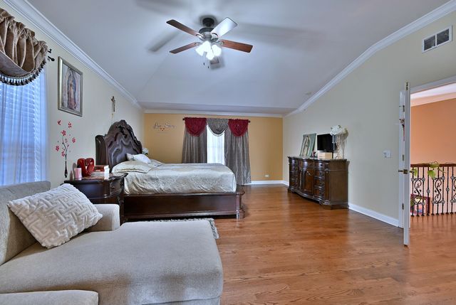 5761 PROVIDENCE Drive, Hoffman Estates, IL 60192