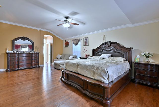 5761 PROVIDENCE Drive, Hoffman Estates, IL 60192