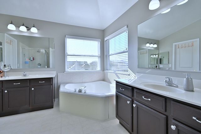 5761 PROVIDENCE Drive, Hoffman Estates, IL 60192