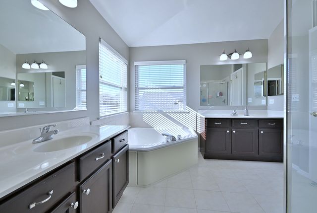 5761 PROVIDENCE Drive, Hoffman Estates, IL 60192