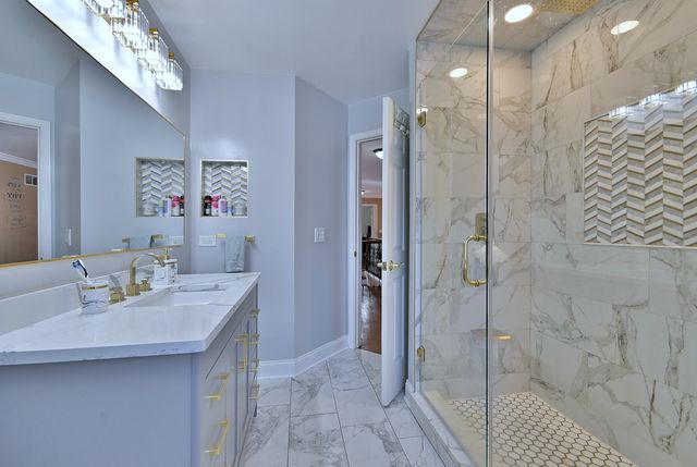 5761 PROVIDENCE Drive, Hoffman Estates, IL 60192