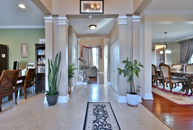 5761 PROVIDENCE Drive, Hoffman Estates, IL 60192