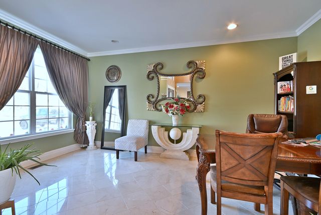 5761 PROVIDENCE Drive, Hoffman Estates, IL 60192