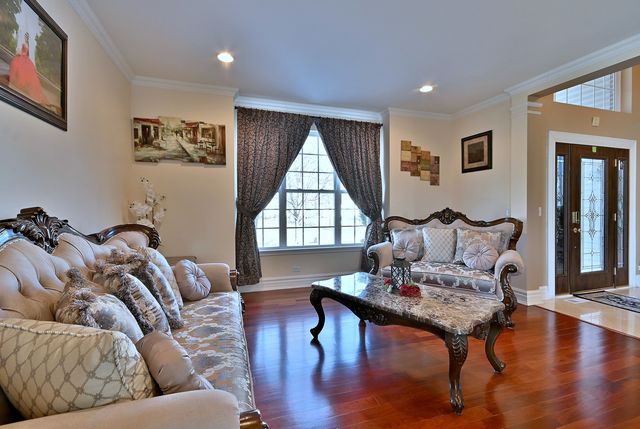 5761 PROVIDENCE Drive, Hoffman Estates, IL 60192