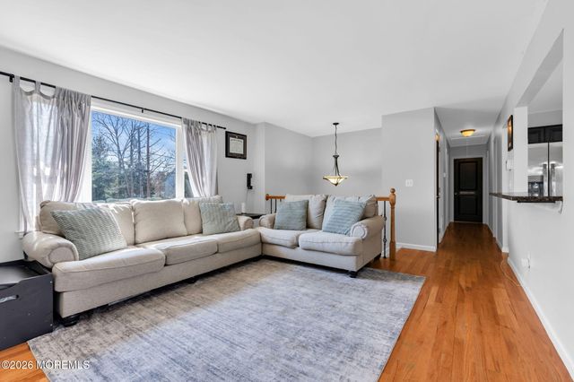 725 Commonwealth Boulevard, Toms River, NJ 08757