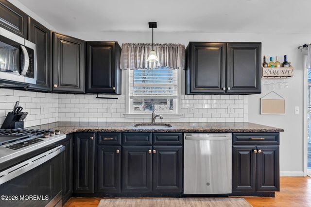 725 Commonwealth Boulevard, Toms River, NJ 08757