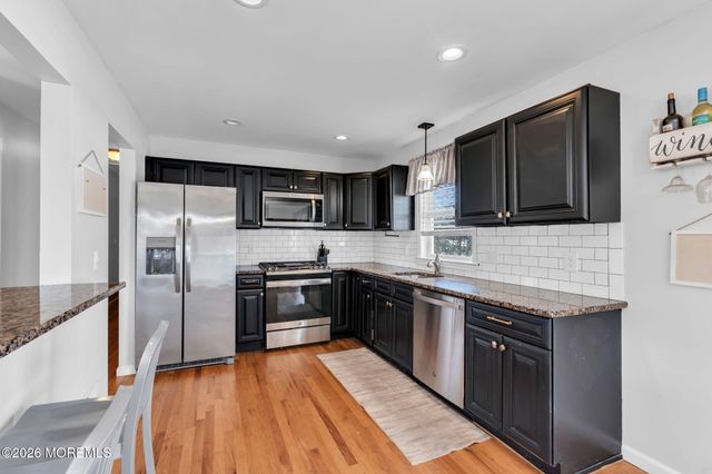 725 Commonwealth Boulevard, Toms River, NJ 08757