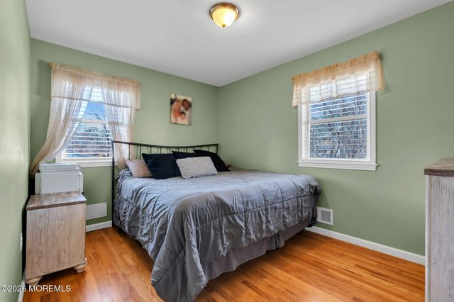 725 Commonwealth Boulevard, Toms River, NJ 08757