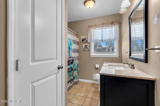 725 Commonwealth Boulevard, Toms River, NJ 08757