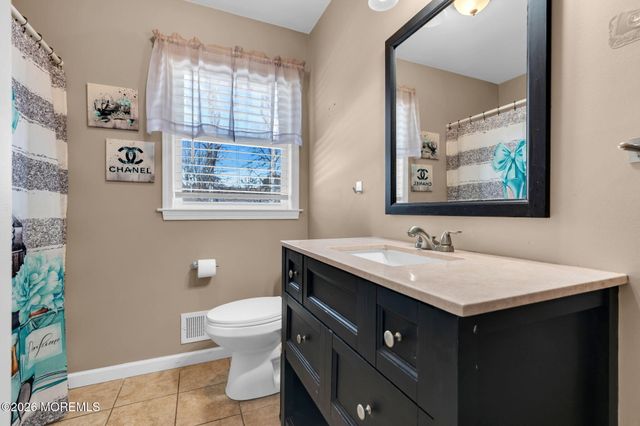 725 Commonwealth Boulevard, Toms River, NJ 08757