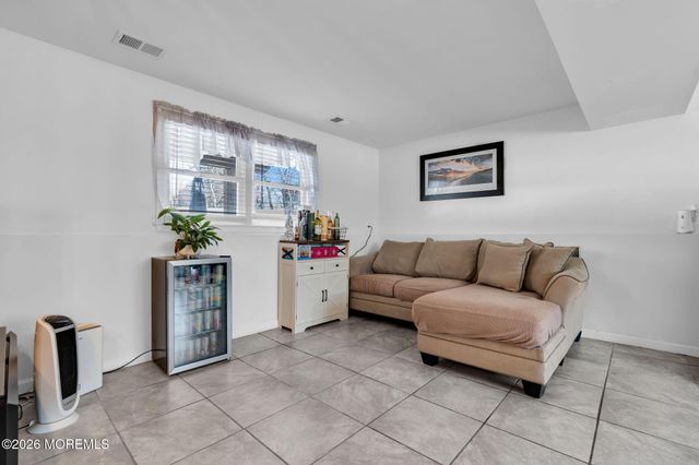 725 Commonwealth Boulevard, Toms River, NJ 08757