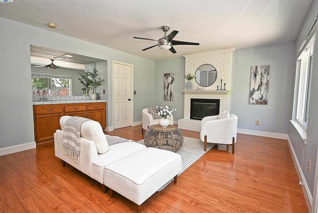 6746 Sapphire St, Dublin, CA 94568