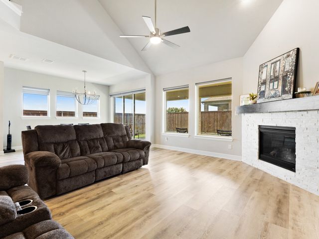 3204 Julian Street, Mansfield, TX 76063