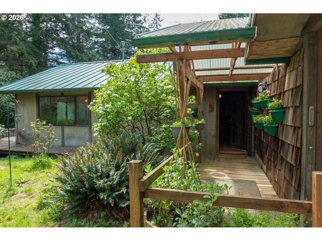 57490 RANDOLPH Rd, Bandon, OR 97411