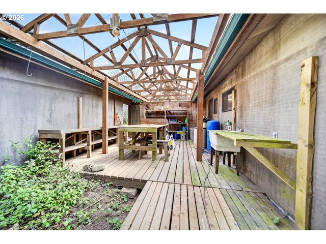 57490 RANDOLPH Rd, Bandon, OR 97411