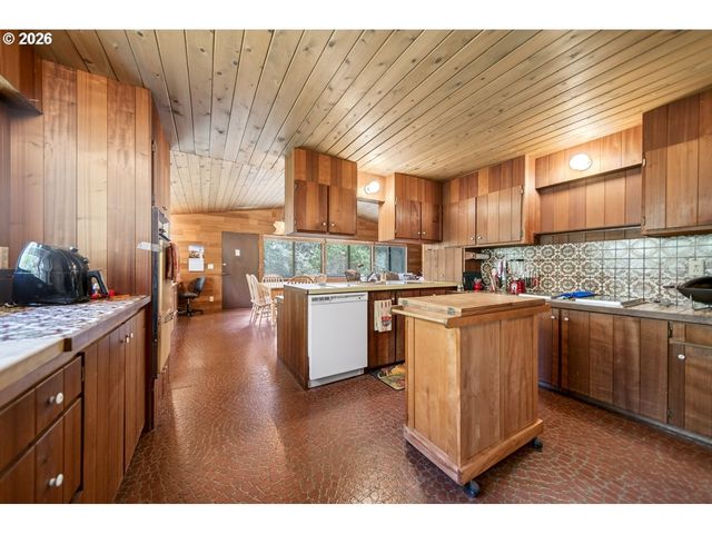 57490 RANDOLPH Rd, Bandon, OR 97411