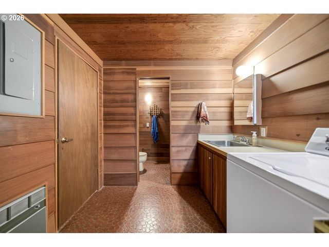 57490 RANDOLPH Rd, Bandon, OR 97411