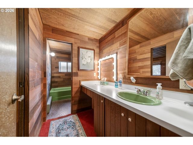 57490 RANDOLPH Rd, Bandon, OR 97411