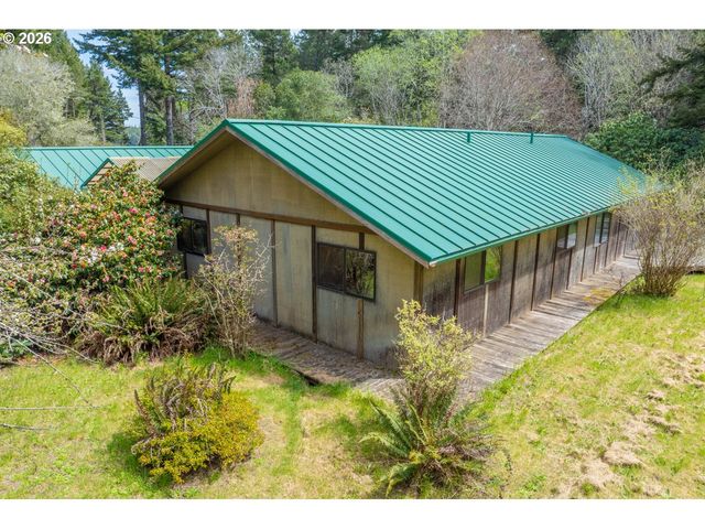 57490 RANDOLPH Rd, Bandon, OR 97411