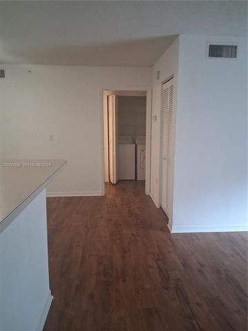 620 SW 111th Ave 203, Pembroke Pines, FL 33025