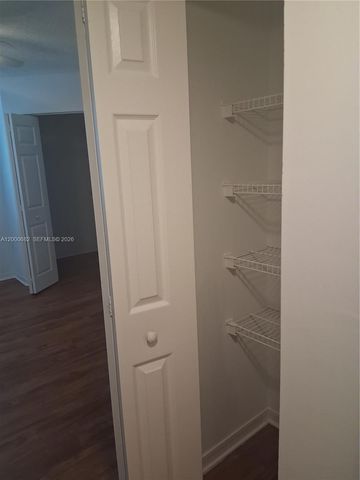 620 SW 111th Ave 203, Pembroke Pines, FL 33025