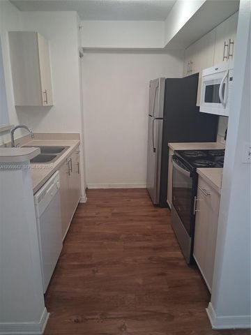 620 SW 111th Ave 203, Pembroke Pines, FL 33025