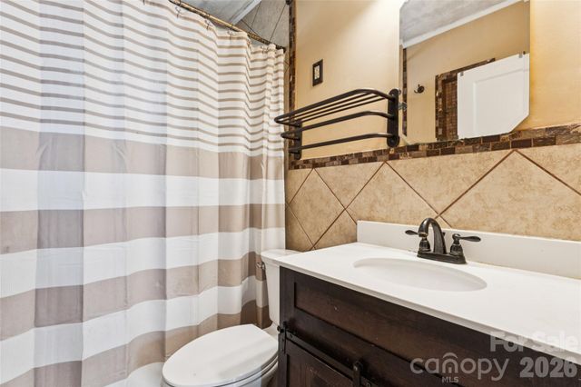 2224 Dundeen Street, Charlotte, NC 28216