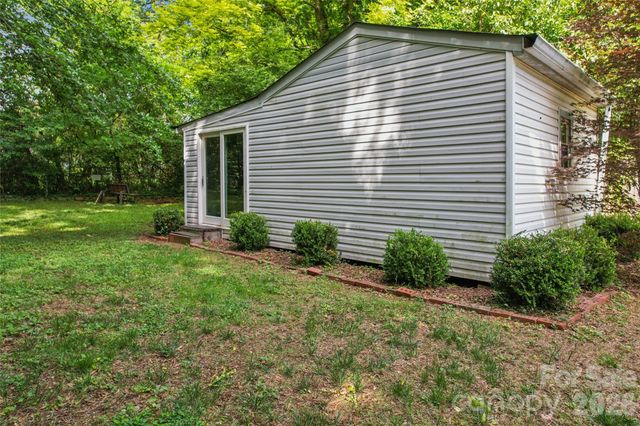 2224 Dundeen Street, Charlotte, NC 28216