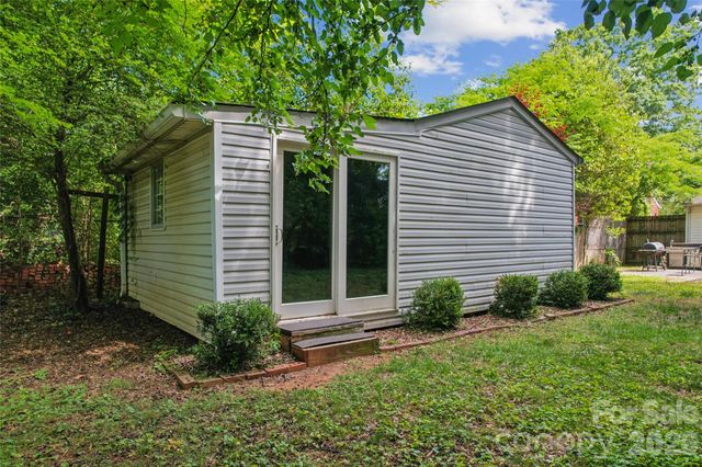 2224 Dundeen Street, Charlotte, NC 28216