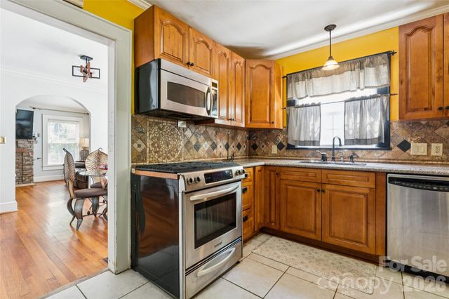 2224 Dundeen Street, Charlotte, NC 28216