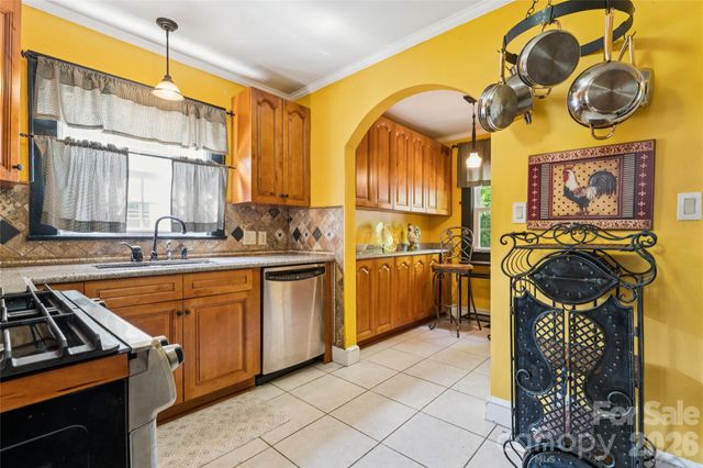 2224 Dundeen Street, Charlotte, NC 28216