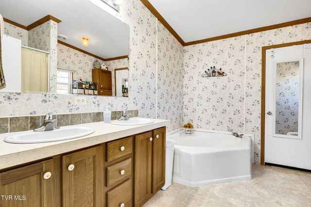 704 North Country Lane, Kodak, TN 37764