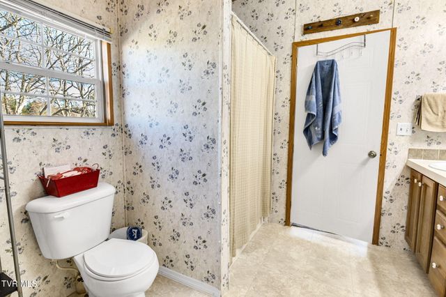 704 North Country Lane, Kodak, TN 37764