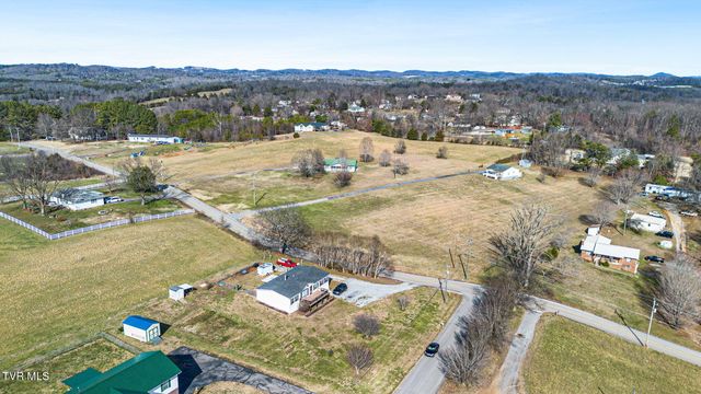 704 North Country Lane, Kodak, TN 37764