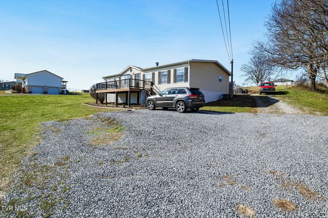 704 North Country Lane, Kodak, TN 37764