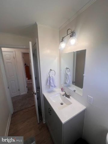 3703 HOLLY GROVE RD, Middle River, MD 21220