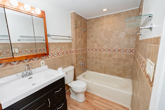 10W Fernwood Drive, Bolingbrook, IL 60440