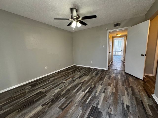 6329 Walraven Circle, Fort Worth, TX 76133