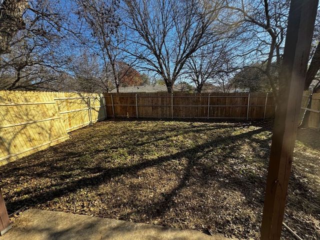 6329 Walraven Circle, Fort Worth, TX 76133