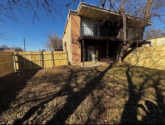 6329 Walraven Circle, Fort Worth, TX 76133