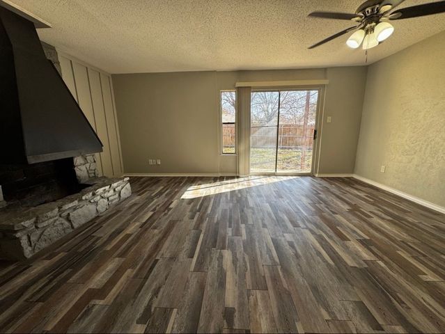 6329 Walraven Circle, Fort Worth, TX 76133