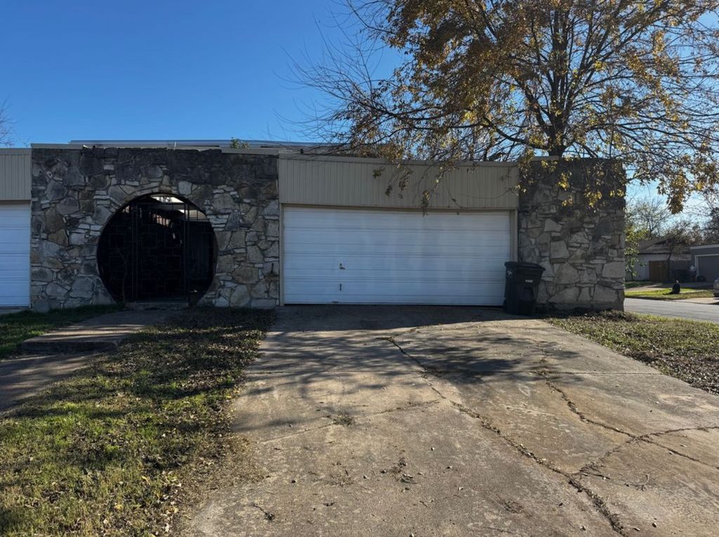 6329 Walraven Circle, Fort Worth, TX 76133