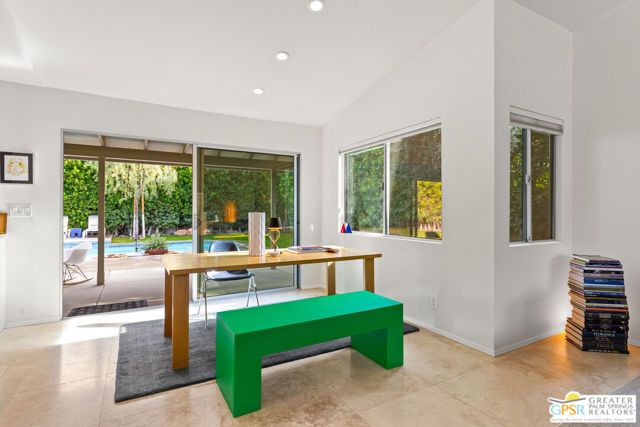 530 N Calle Rolph, Palm Springs, CA 92262