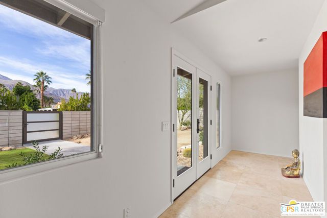 530 N Calle Rolph, Palm Springs, CA 92262