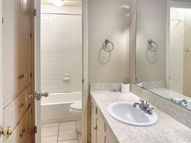 812 Monique, Cedar Hill, TX 75104